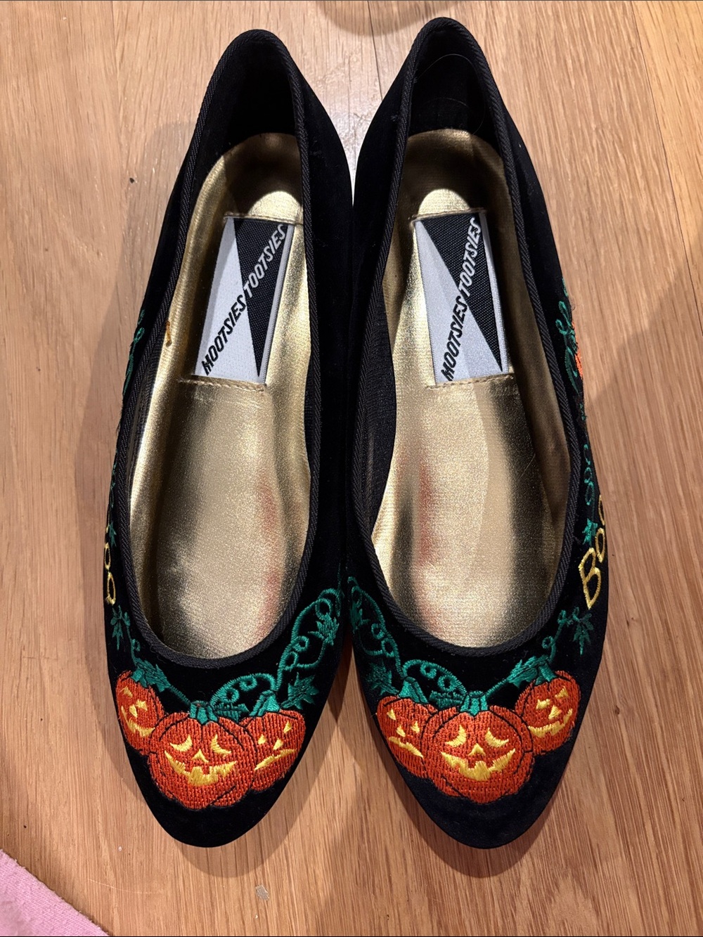 Mootsies Tootsies Black Flats with Embroidered Orange Pumpkins